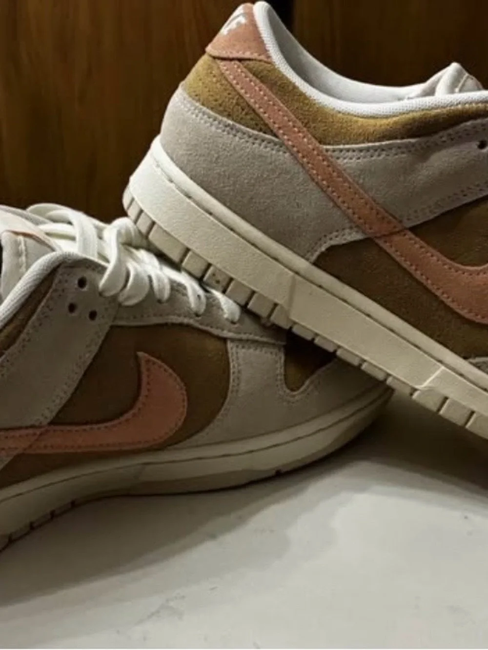 Nike Kids Low-Top Sneaker in Pink and Tan